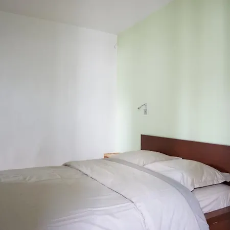 Avenue De La Grande Armee - 17