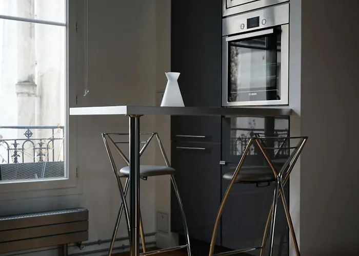17 On Grande Armee Ideal Base For Explorers Apartamento París